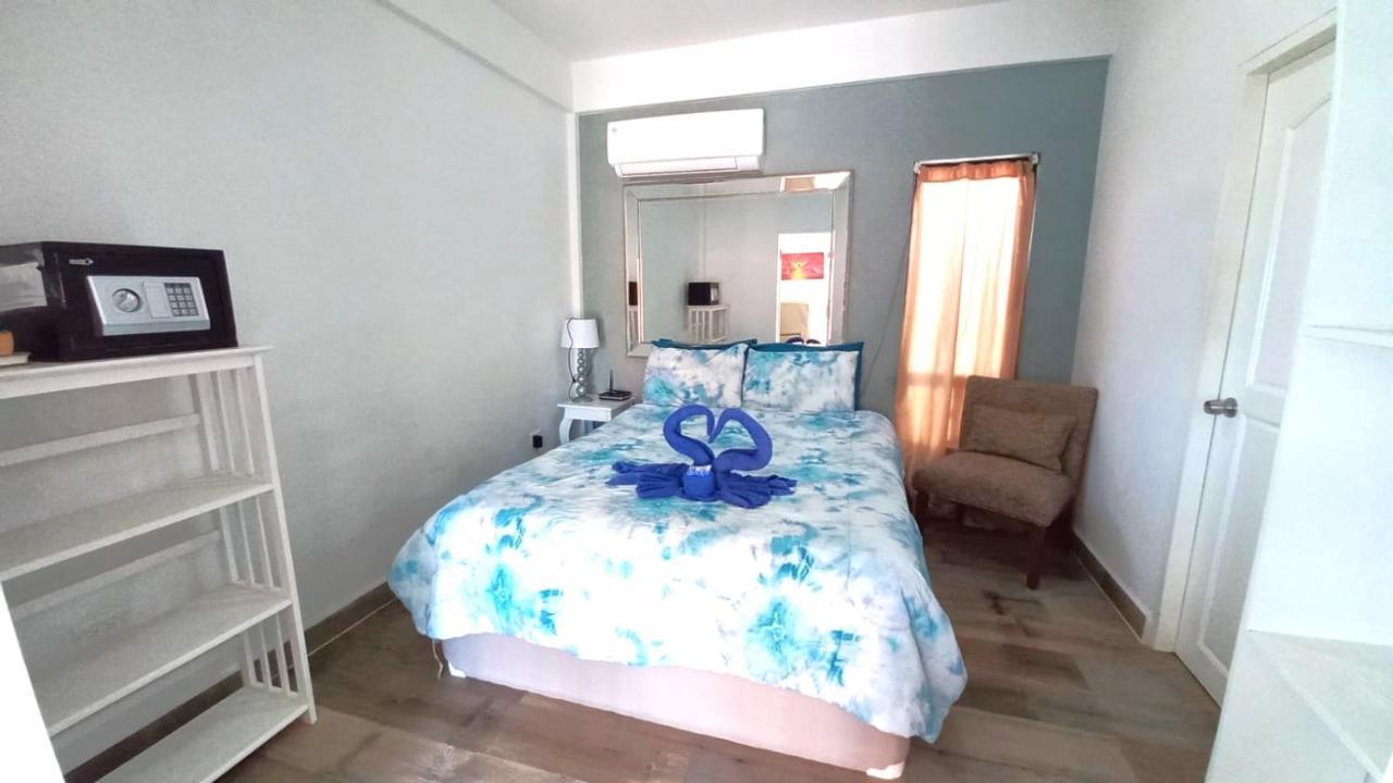 Beach Club Condos At Popeyes Caye Caulker Exterior foto